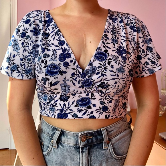 H&M Tops - H&M Blue Floral Crop Top